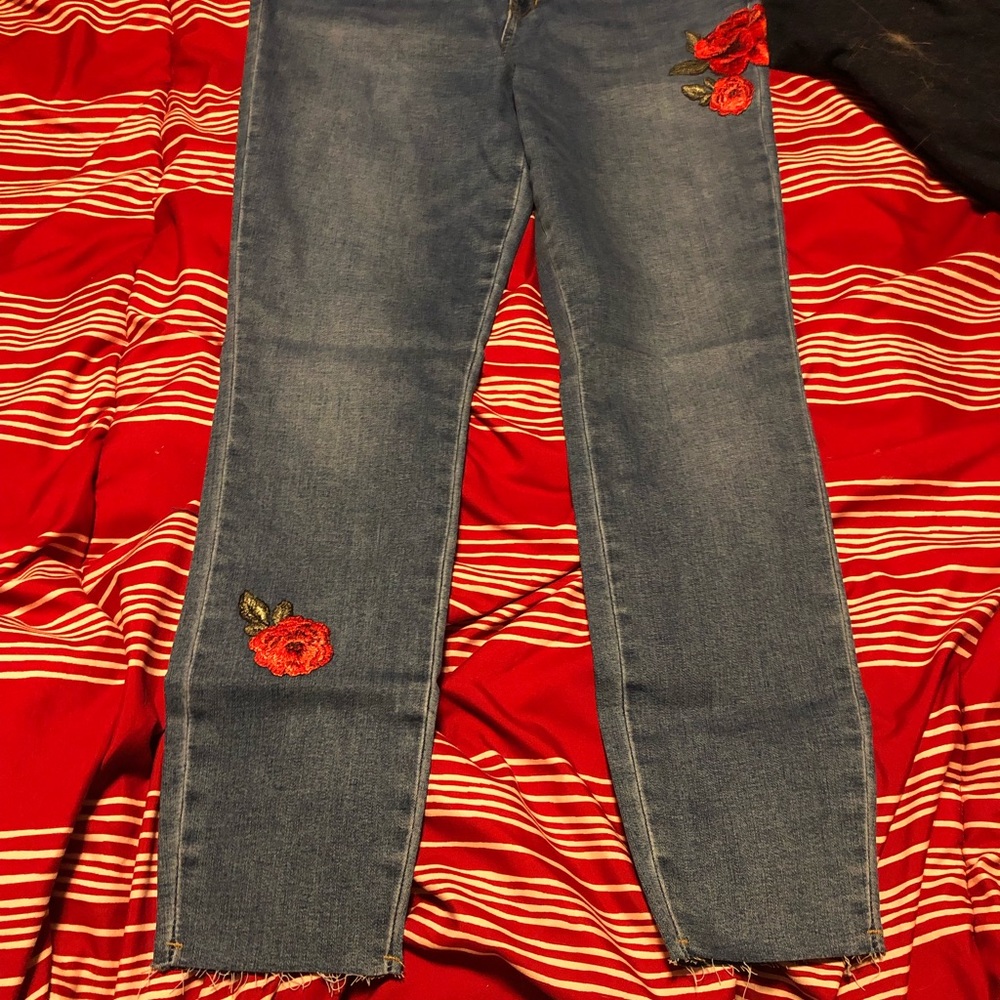 NWOT PACSUN EMBROIDERED JEANS
